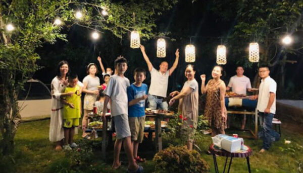Gợi ý bày trí tiệc ngoài trời dịp cuối năm