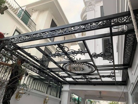 Chất liệu làm khung mái che
