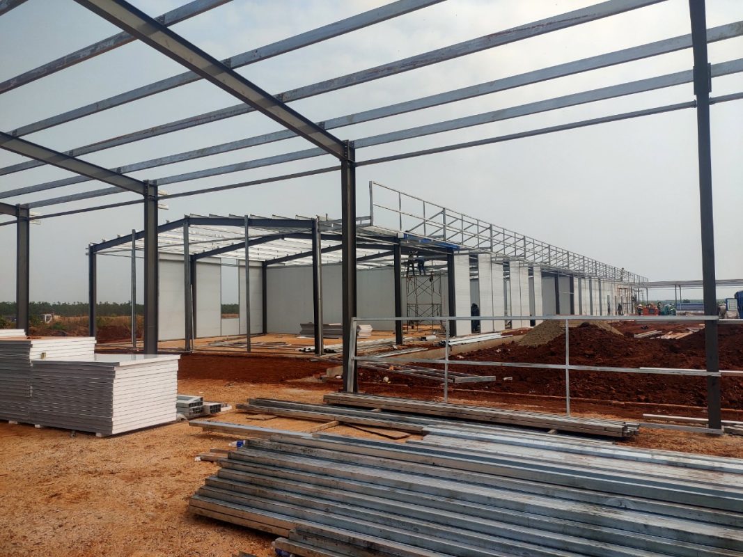 Thép là vật liệu chính để làm nhà tiền chế