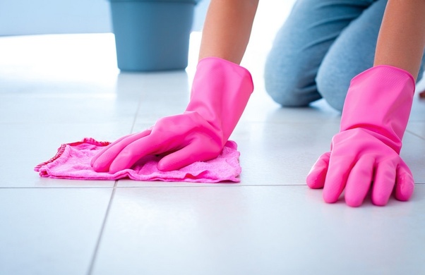 Sử dụng giấm ăn lau sàn cũng rất hiệu