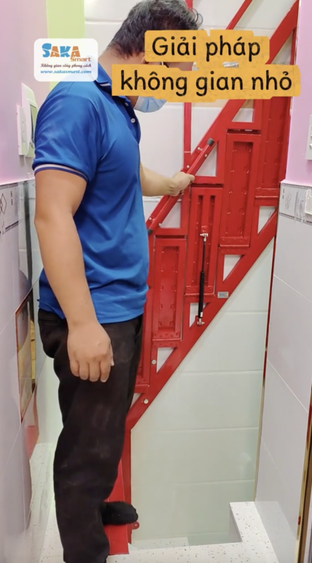Cầu thang xếp gọn đính sát tường