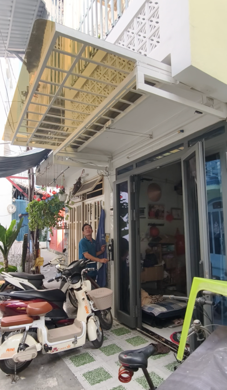 Ưu điểm của mái trượt poly khung sắt tại Gò Vấp